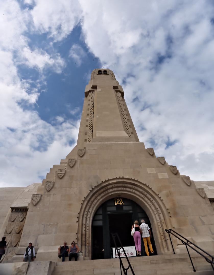 soldatendenkmal bei verdun