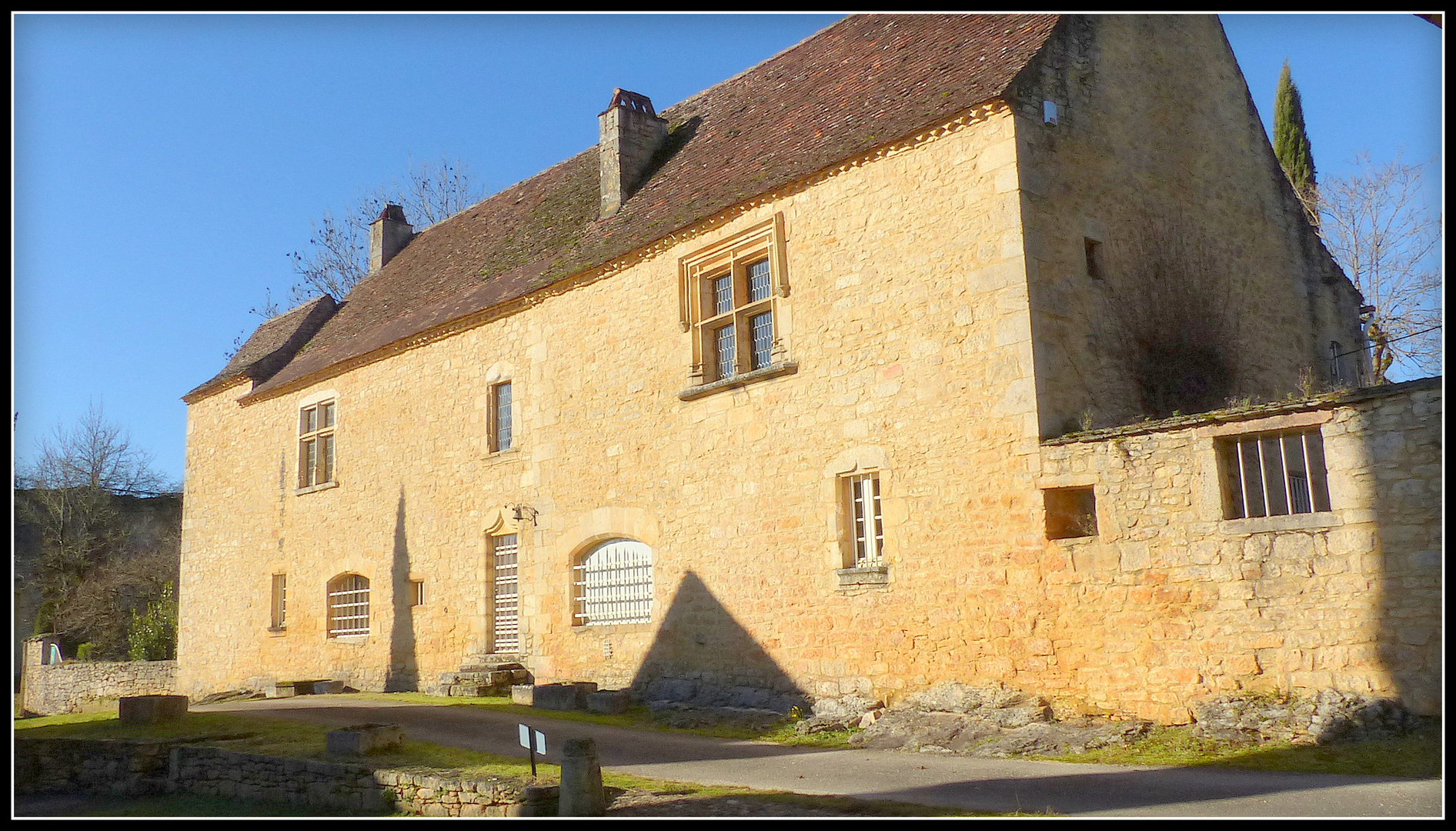 SOLEIL du 31 - Décembre - 2017  en PERIGORD . ; 