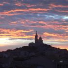 SOLEIL LEVANT SUR NOTRE DAME DE LA GARDE