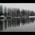 Solitude d'une péniche en hiver