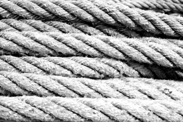 Soller, Balearen, Februar 2006, Tauwerk