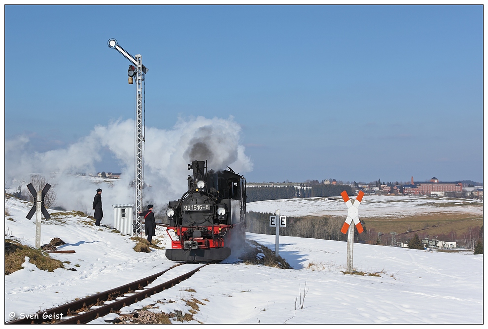 Solo am Einfahrsignal des Bahnhofs Schönheide Mitte