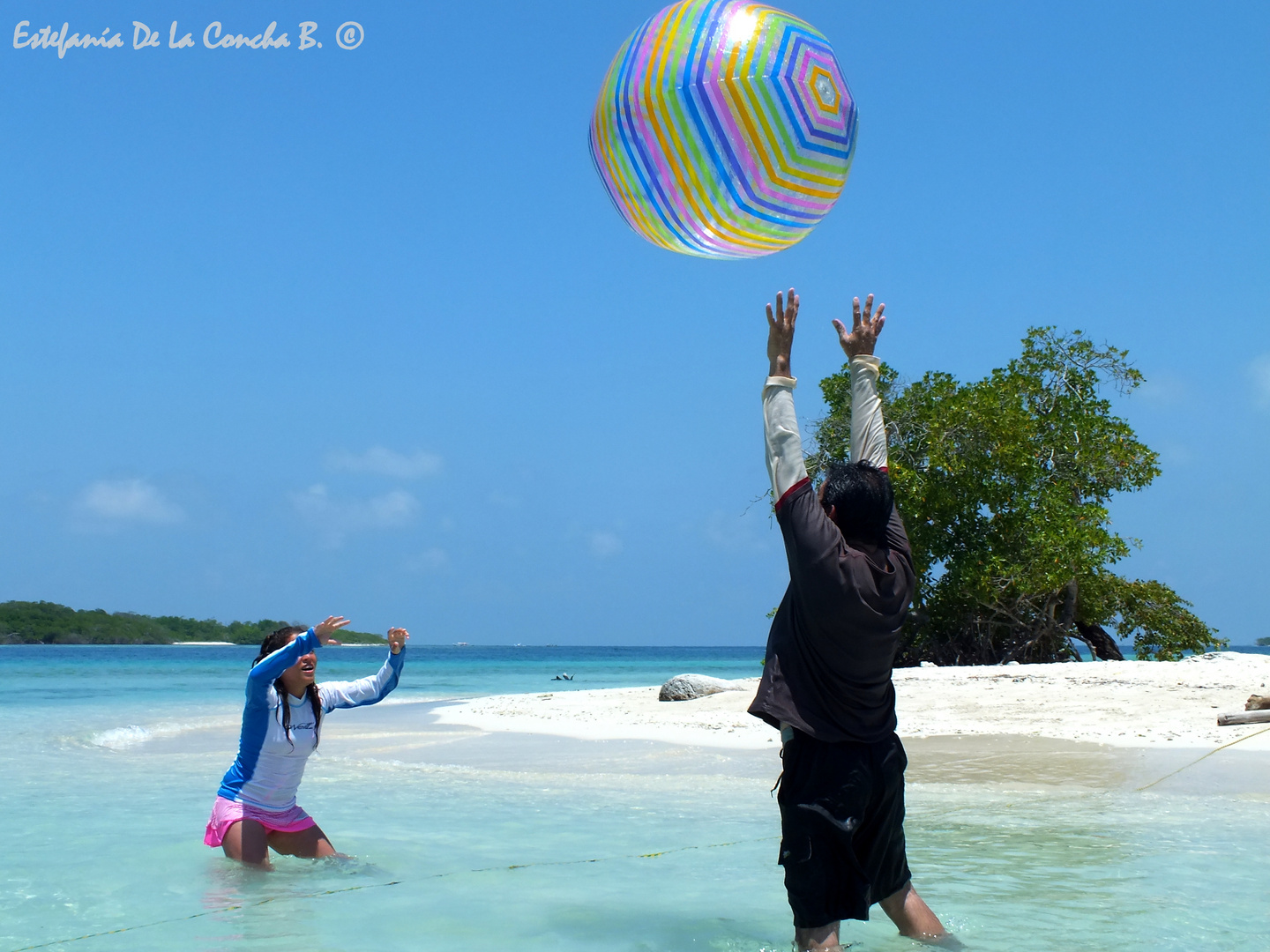 Solo Jugando.. Cayo Pescadores.. Parque Nacional Morrocoy, Venezuela