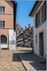 Solothurn - Blick am Zeughaus vorbei zum Riedholzturm