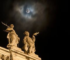 Solothurn - Detail St.Ursenkathedrale mit Mond