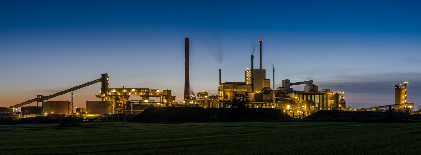 Solvay, Chemische Industrie in Rheinberg