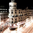 Sombra y luz en la noche madrileña