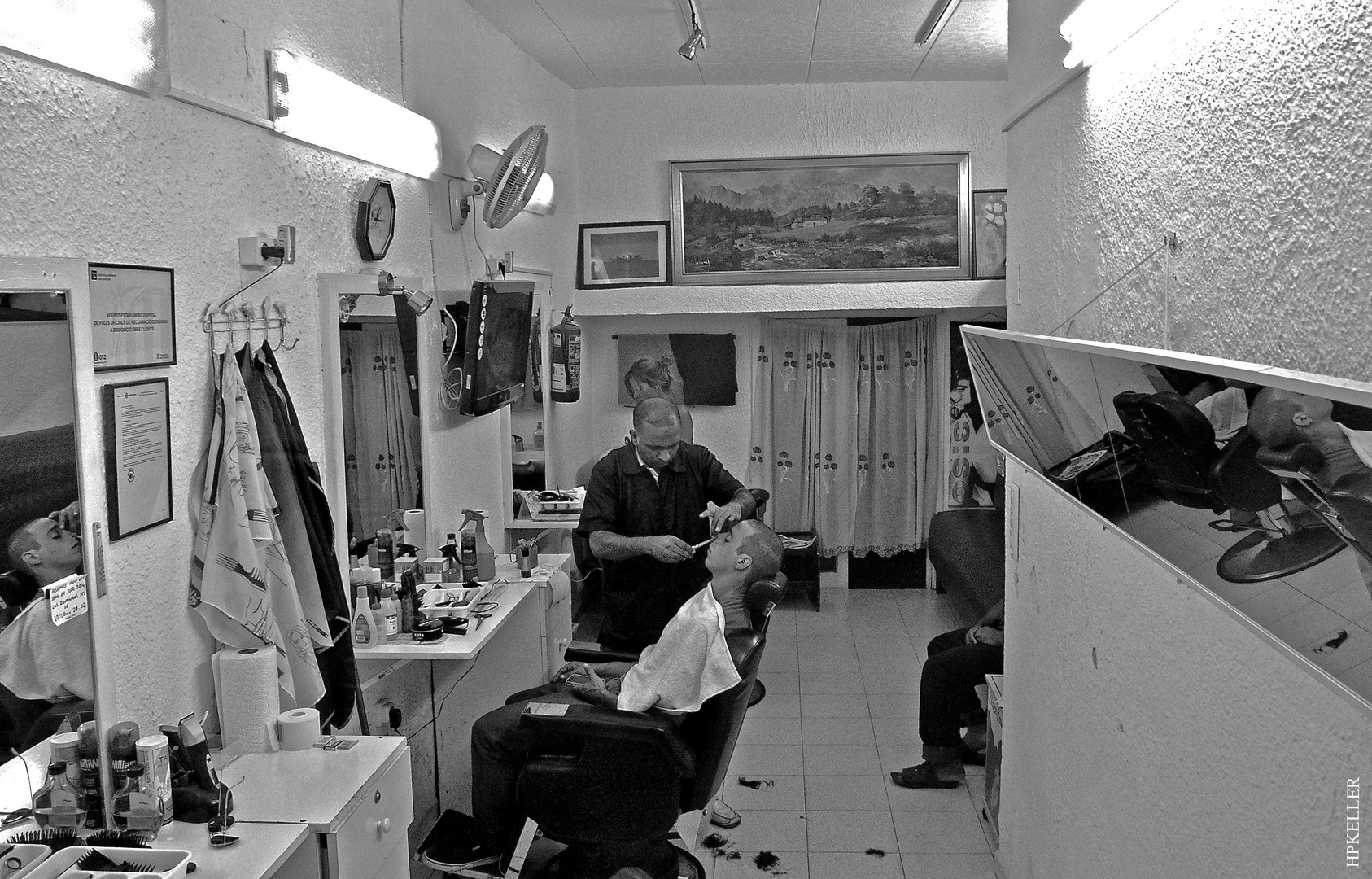 Some days ago in Barcelone, ...at the hairdesser and nose hair trimmer.