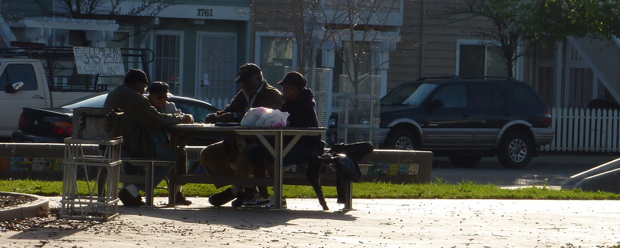 Some Oakland folks having a good time..