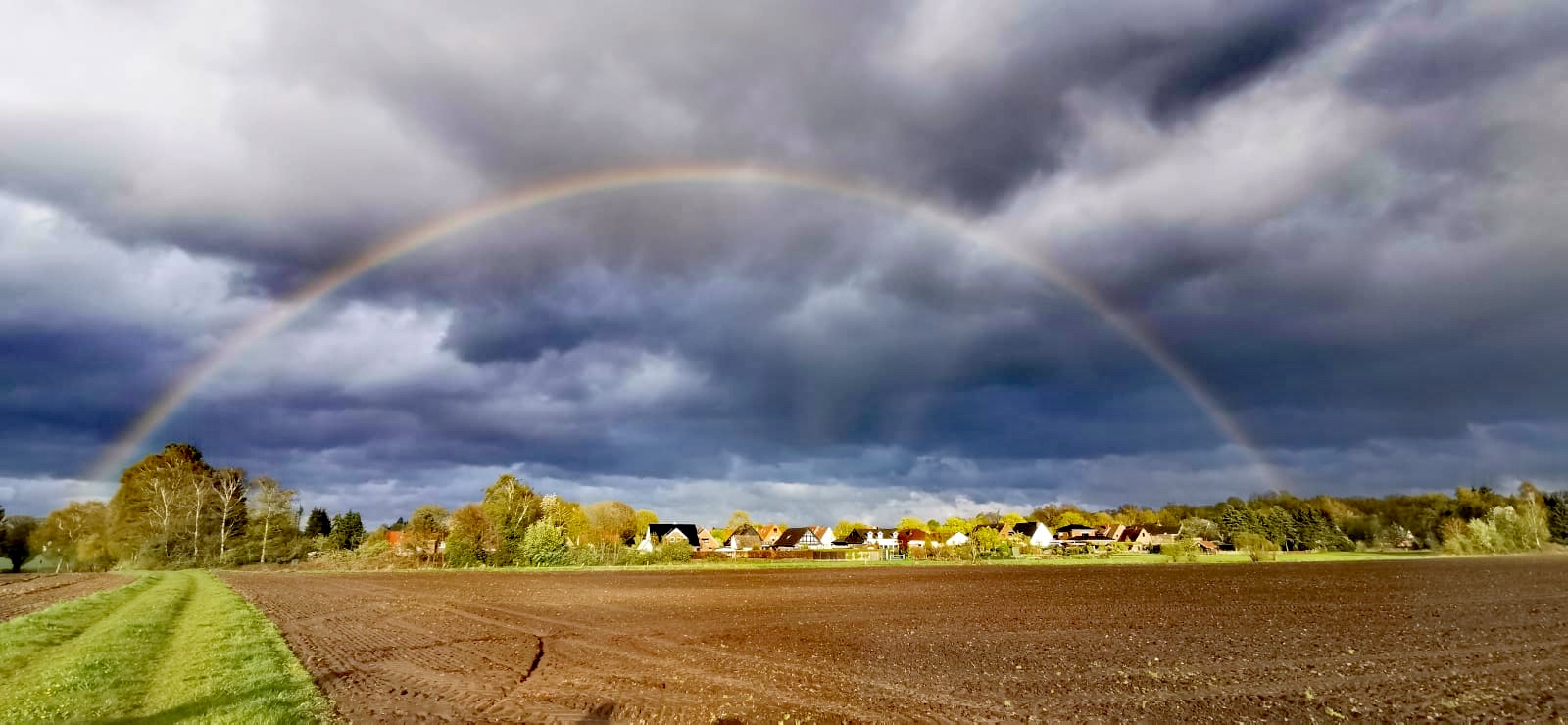 Somewhere over the rainbow 