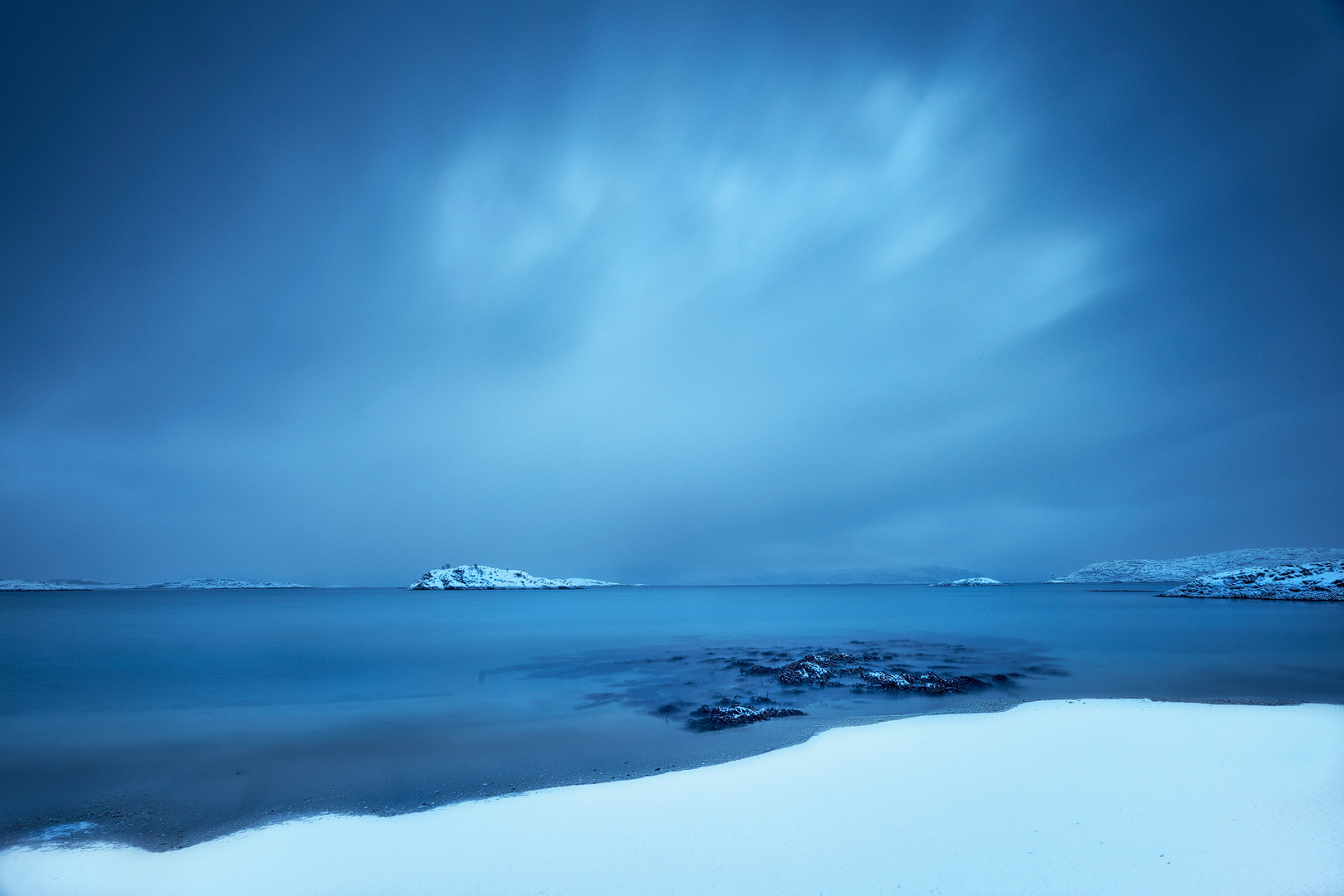 Sommarøy_2 / abziehender Schneeschauer