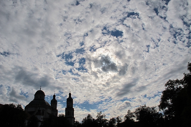 Sommer 2011: Kempten Hofgarten Basilika St. Lorenz - Sonne und Wolken