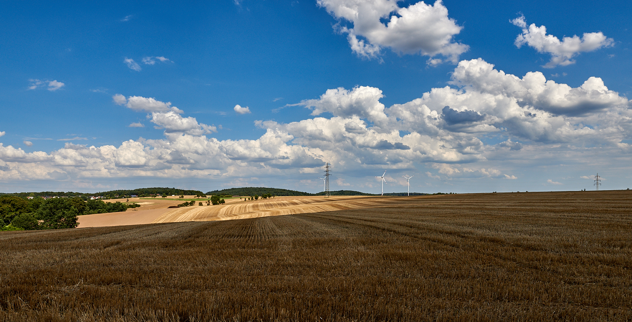 Sommer 2018, Licht-Schattenspiel gestern Nachmittag bei 38 Grad vor der Haustür, was...