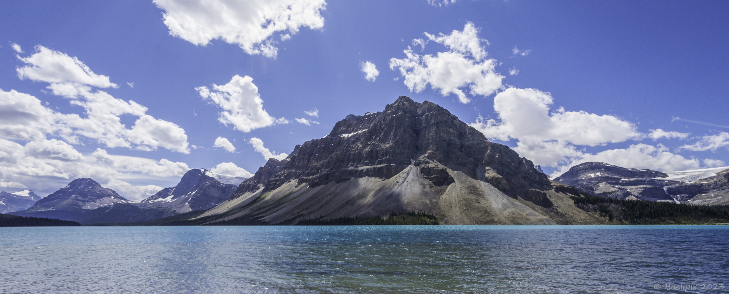 Sommer am Bow Lake (© Buelipix)