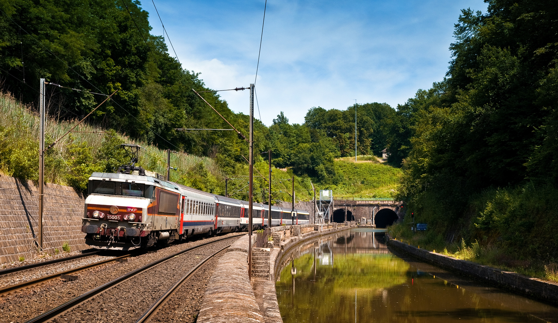 Sommer am Schiffstunnel