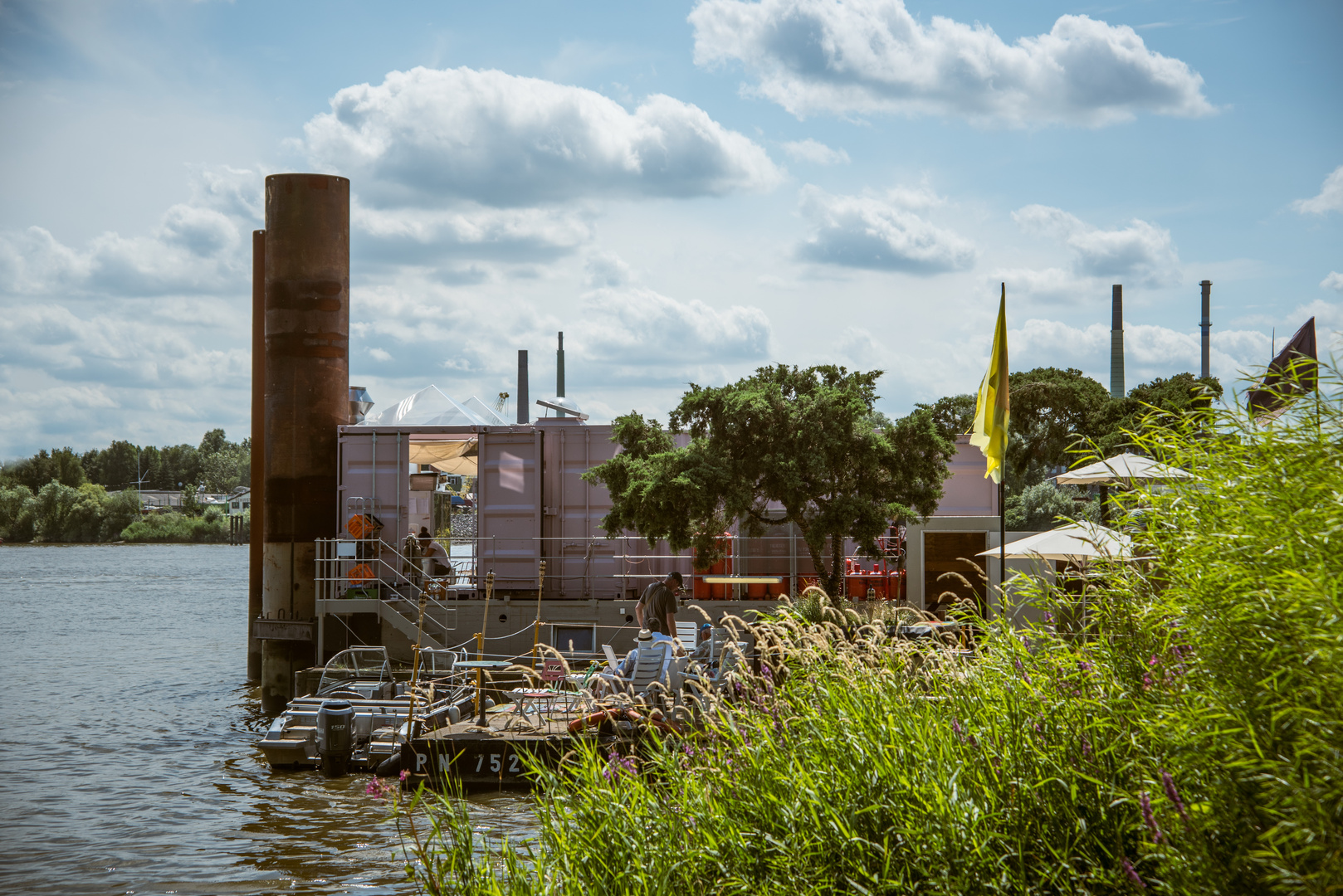 Sommer an der Elbe