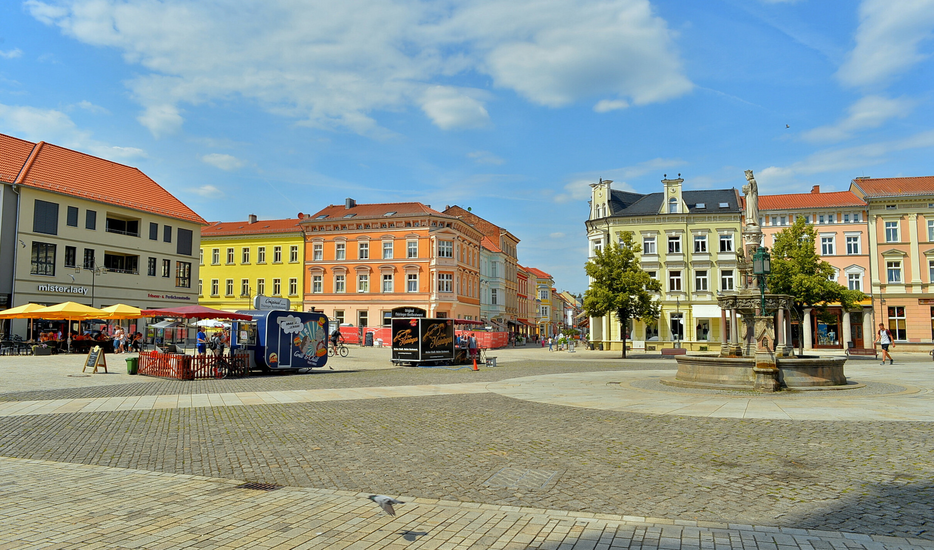 Sommer in Meiningen, Marktplatz (verano en Meiningen, plaza mayor)