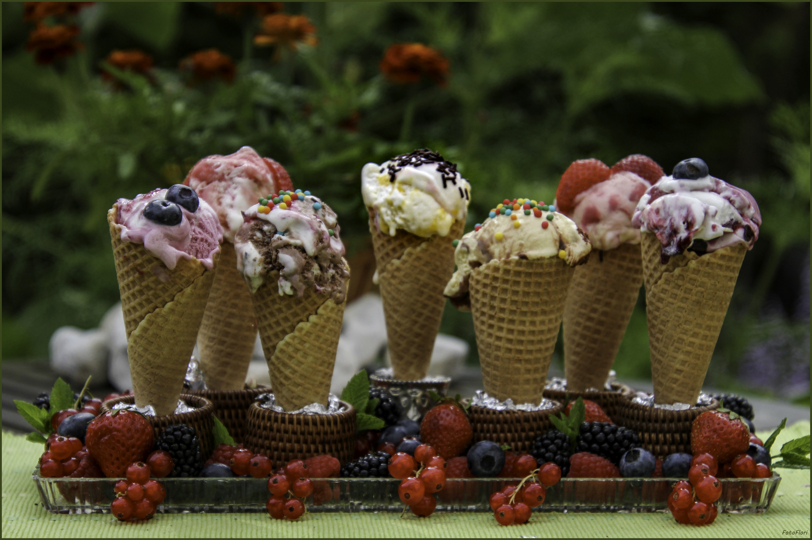 Sommer, Juli - sieben Portionen Eis 