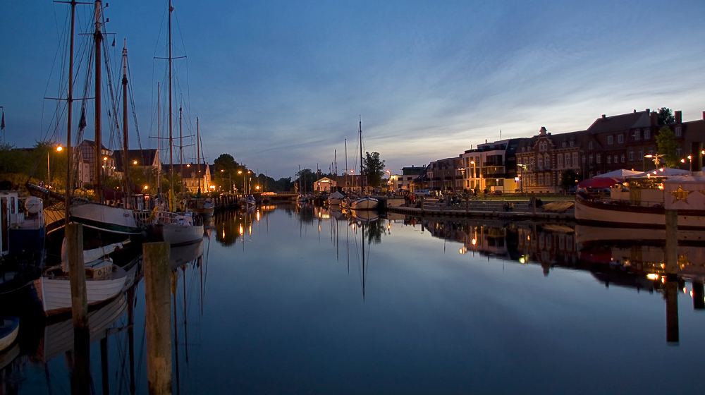 Sommerabend am Hafen