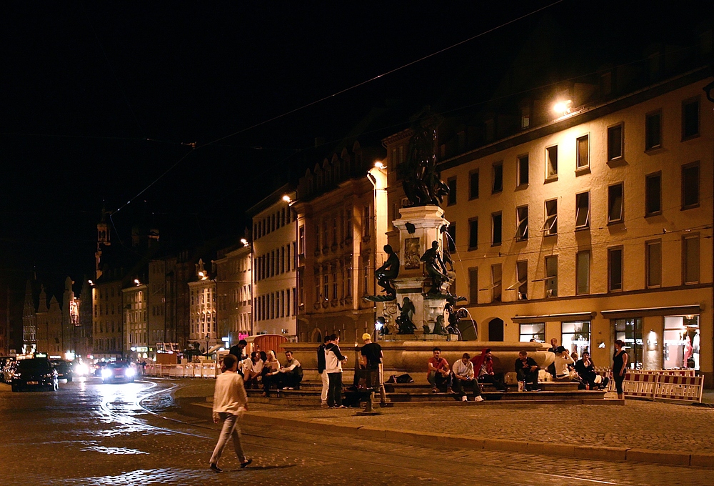 Sommerabend am Herkulesbrunnen