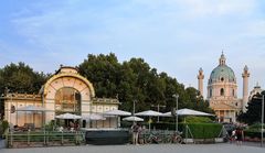 Sommerabend am Karlsplatz