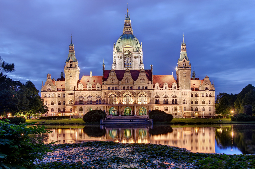 Sommerabend am Rathaus