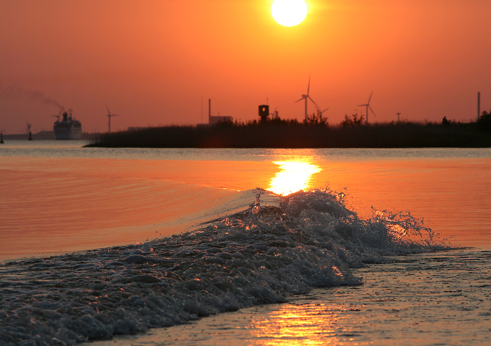 Sommerabend an der Elbe