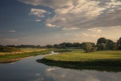 Sommerabend an der Elbe