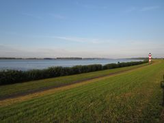 Sommerabend an der Elbe...