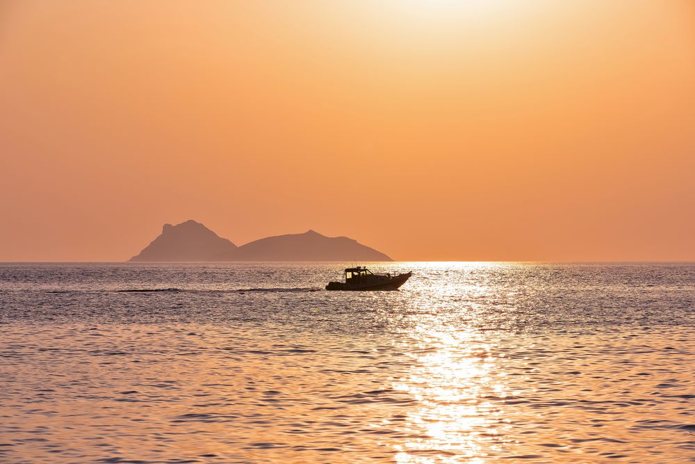 Sommerabend - das Boot im Abendlicht