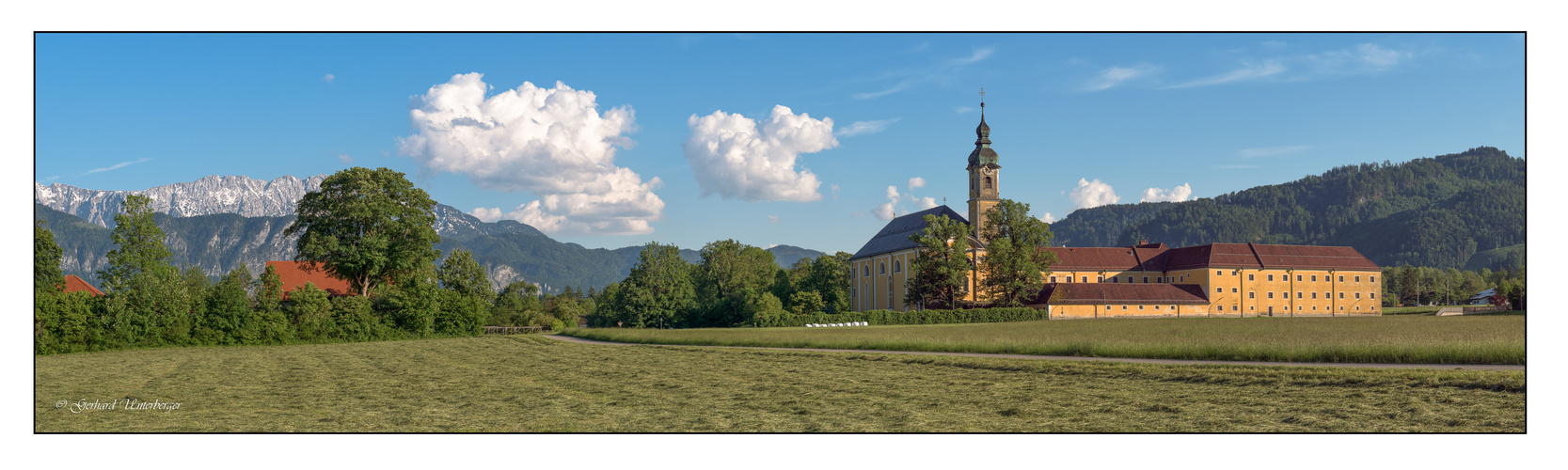 Sommerabend, der Duft von frisch gemähten Heu und das Kloster Reisach