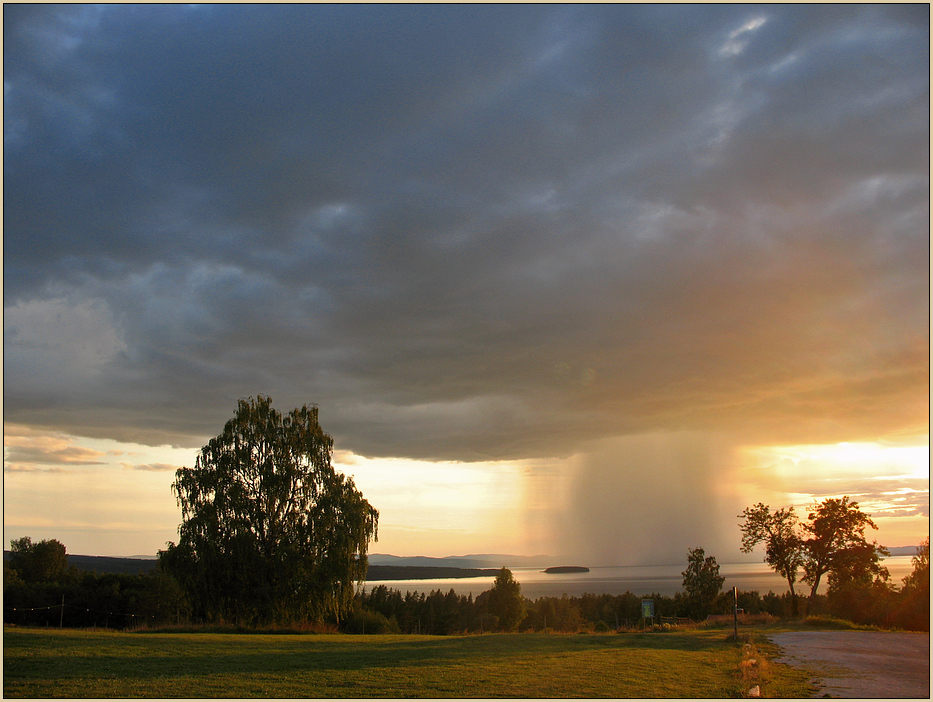 sommerabend mit  gewitter