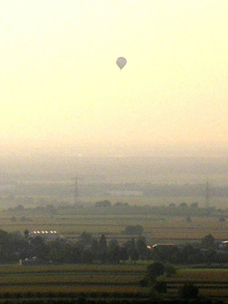 Sommerabend über der Oberrheinebene im Breisgau