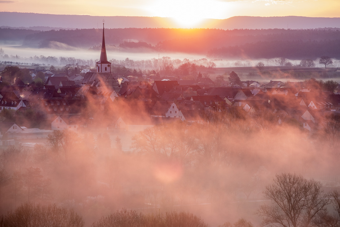 Sommerach nach Sonnenaufgang