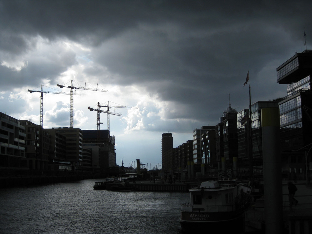 Sommeranfang in Hamburg (Hafen City)