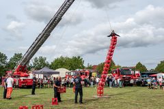 Sommerfest mit Badewannenrennen