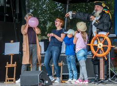 Sommerfest mit Badewannenrennen