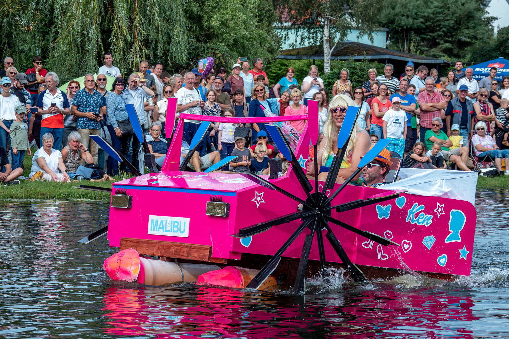 Sommerfest mit Badewannenrennen