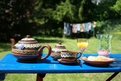 Sommerfrühstück im Garten