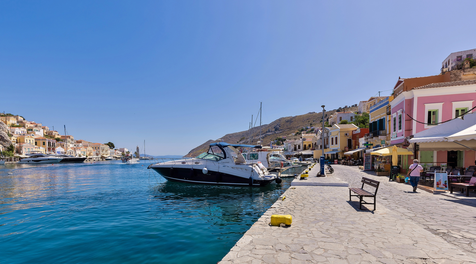 Sommeridylle am Hafen von Symi