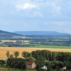 Sommerlandschaft mit Blick zum Hohen Schneeberg in Böhmen