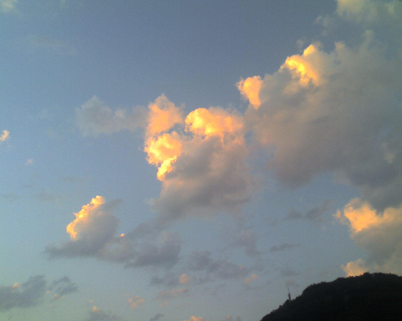 sommerliche Abendwolken