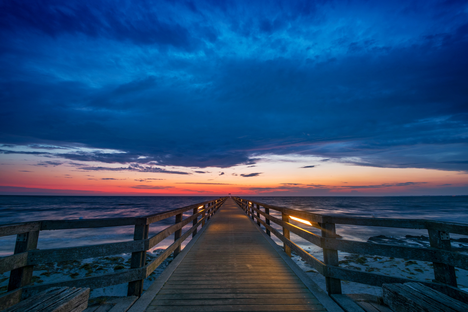 Sommerlicher Sonnenaufgang an der Ostsee