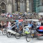 Sommerlicher Tourismus am Kölner Dom