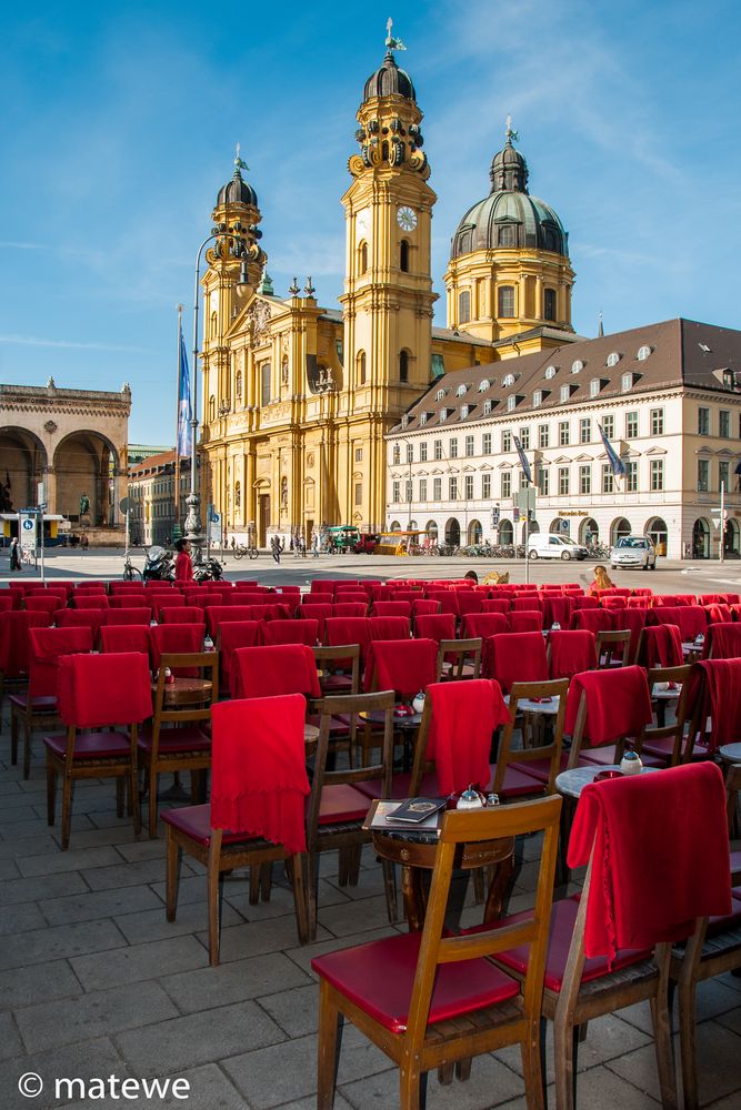 Sommermorgen in der Stadt