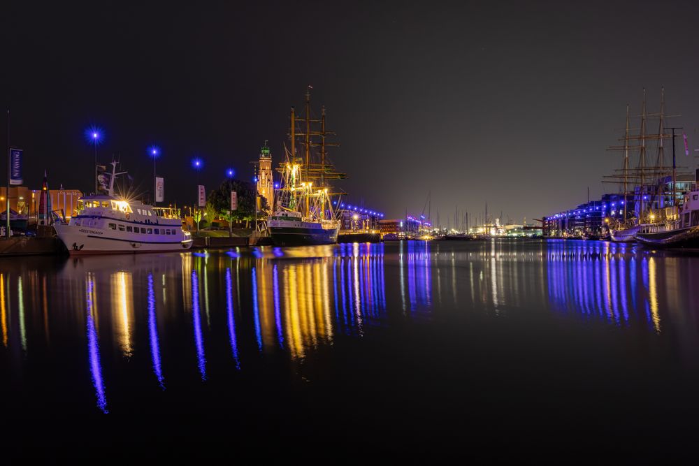 Sommernacht am Hafen