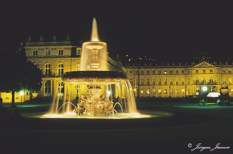 Sommernacht am Stuttgarter Schloss