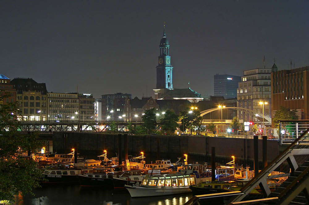 Sommernacht im Hafen