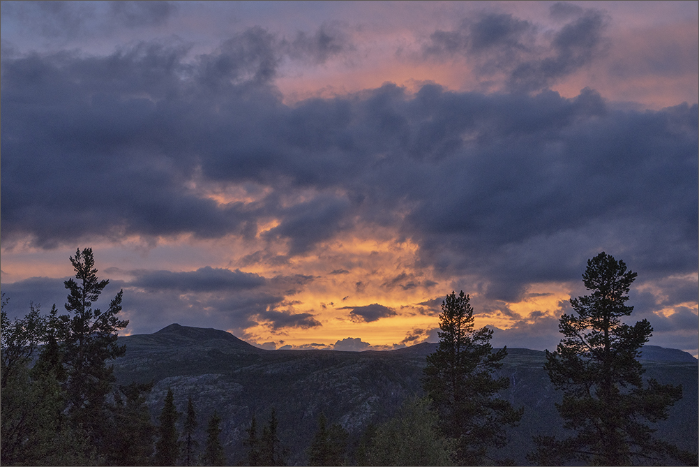 Sommernachtslicht im Rondane-Nationalpark