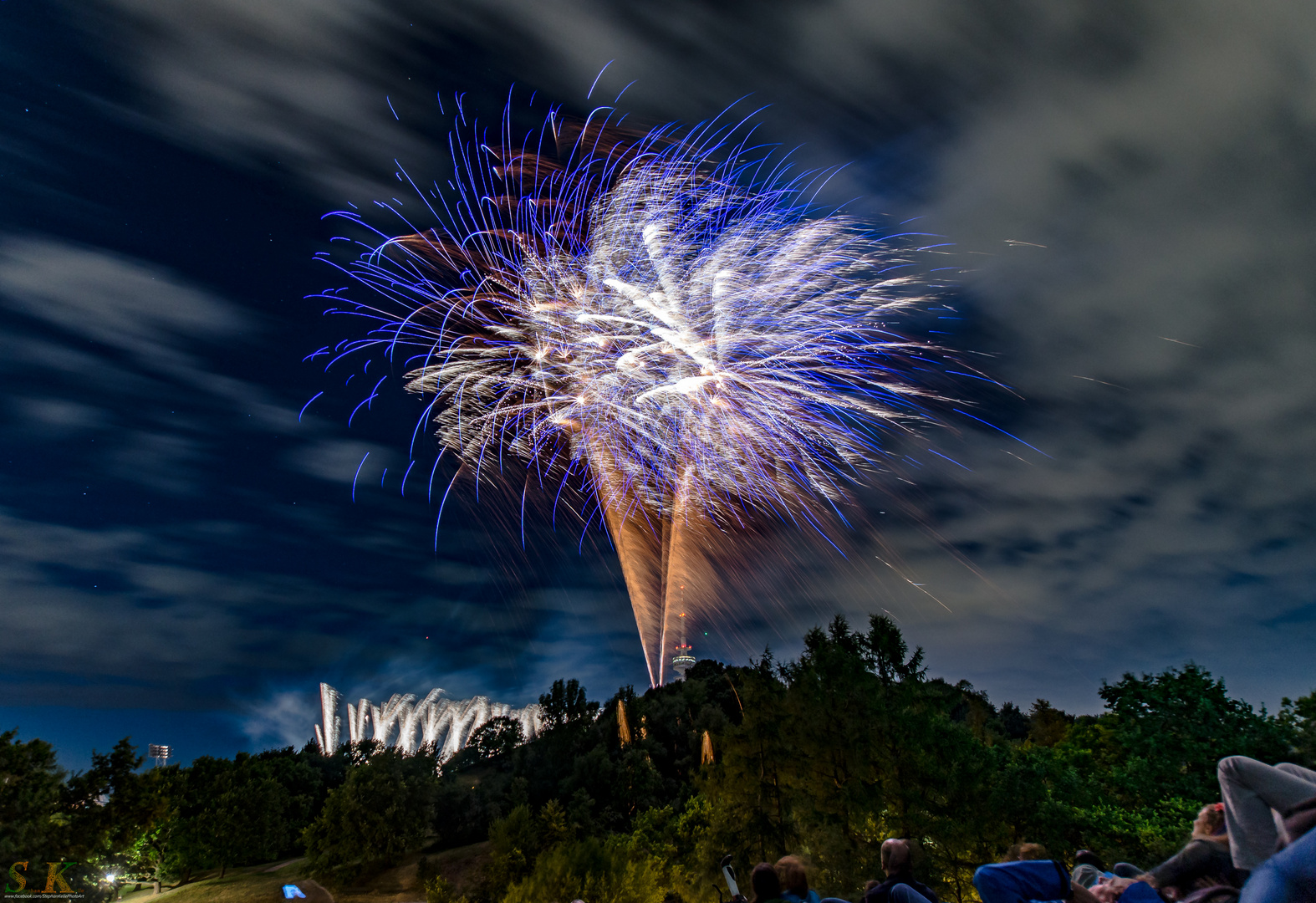 Sommernachtstraum - Feuerwerk im "Eistütenlook"